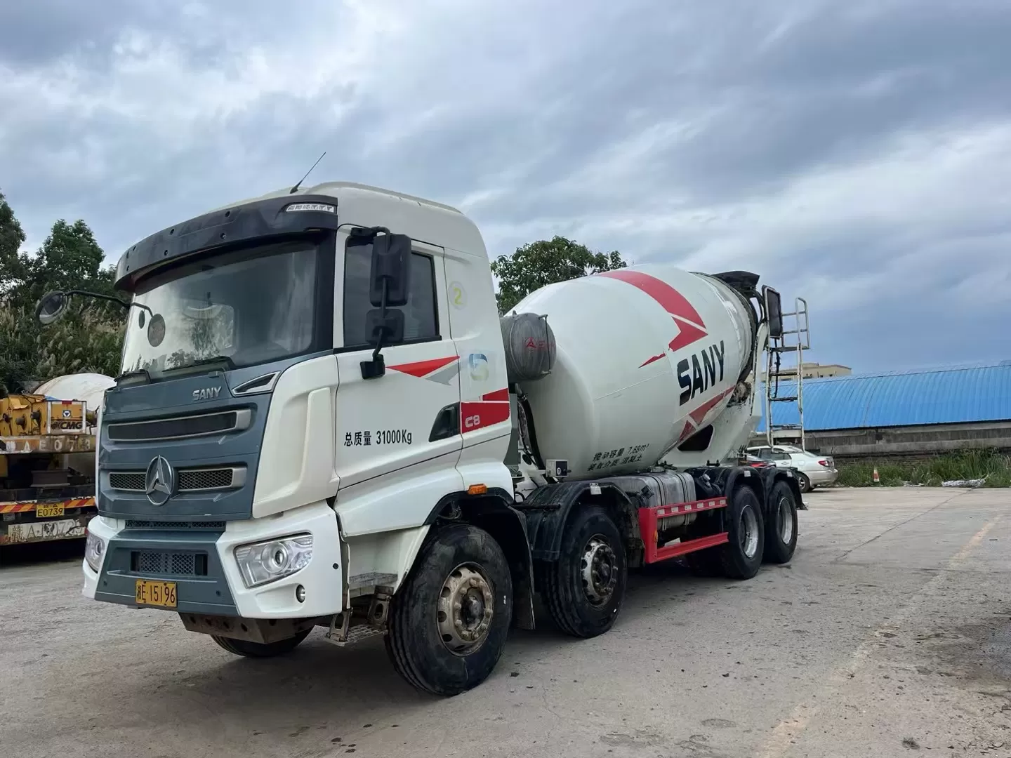 camion malaxeur à béton