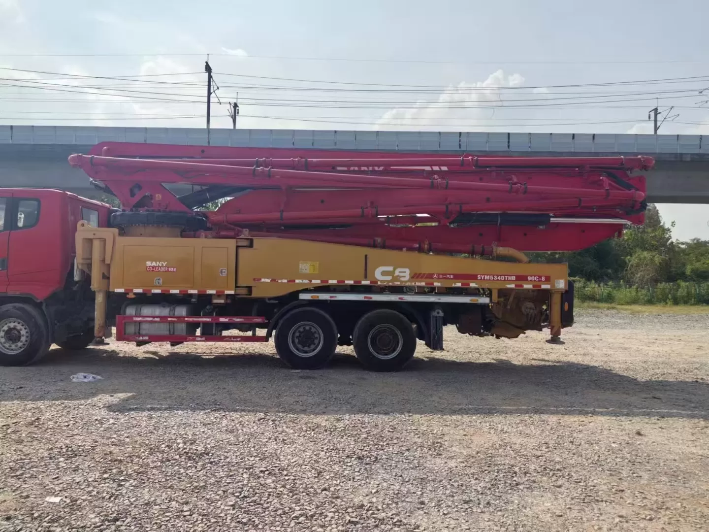 voiture de pompe à béton montée sur camion de pompe à flèche sany 2020 de qualité 49m sur châssis sany