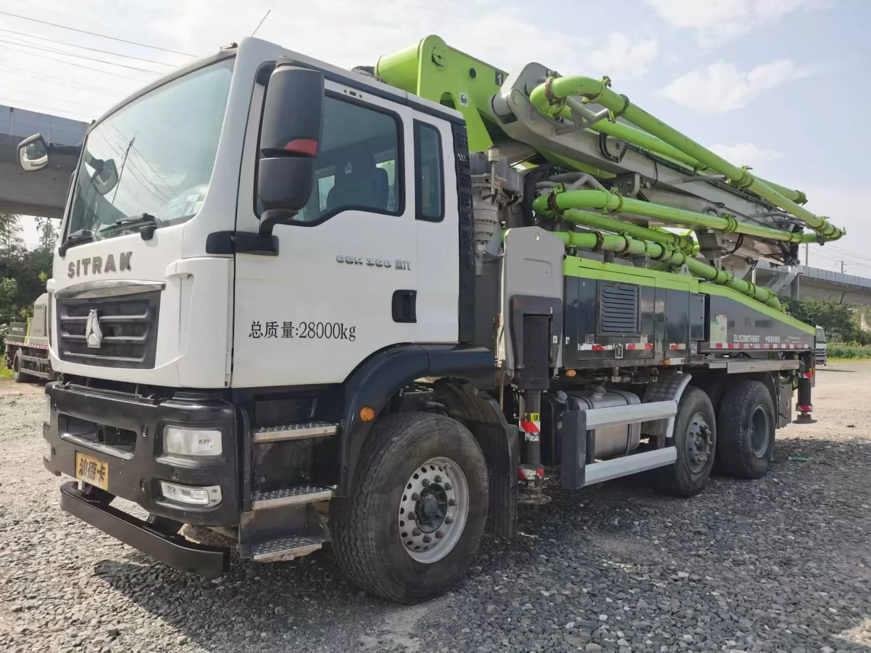 2022 zoomlion boom pump 40m pompe à béton montée sur camion sur châssis sitrak