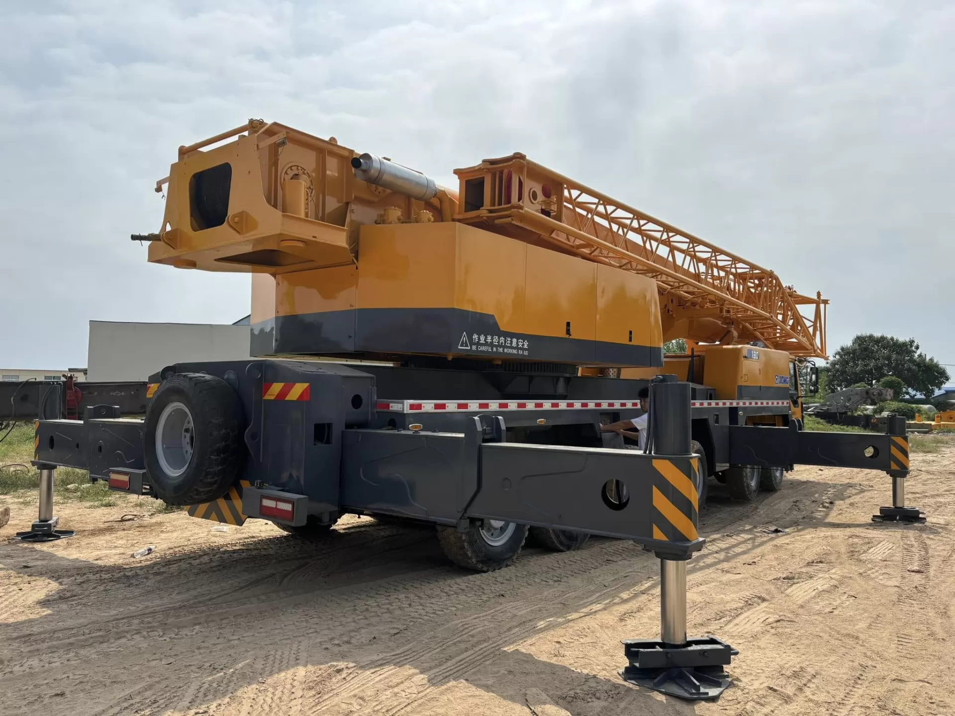 2012 remis à neuf xcmg 130t camion grue machine de levage grue à roues