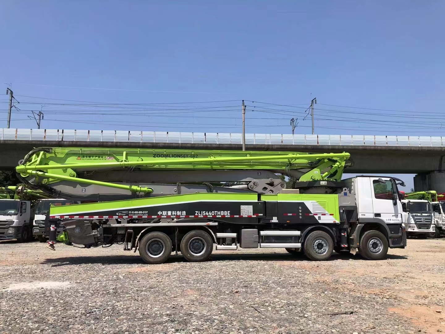 2019 zoomlion boom pump 56m voiture de pompe à béton montée sur camion sur châssis benz