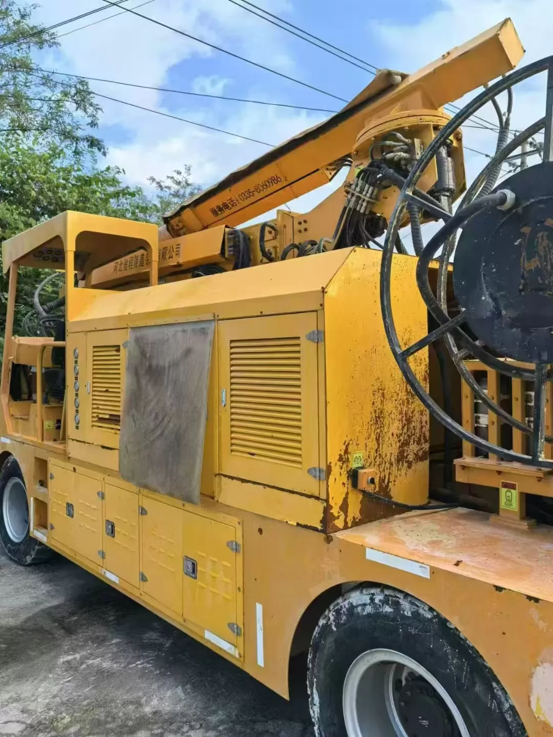 camion de pulvérisation de béton projeté, 30m3, machine de manipulation de béton projeté tuc3016n, pulvérisateur de béton pour la construction minière