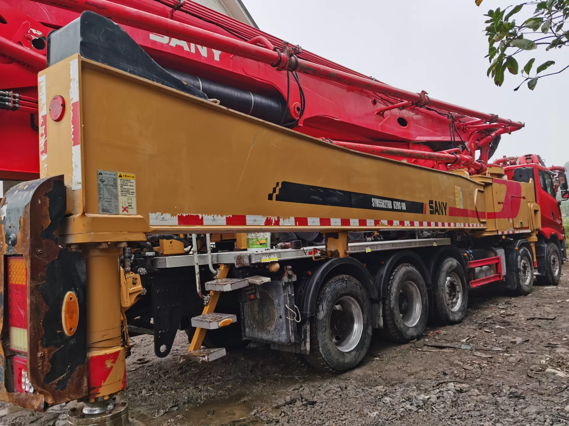 2021 sany boom pump 62m pompe à béton montée sur camion sur châssis sany