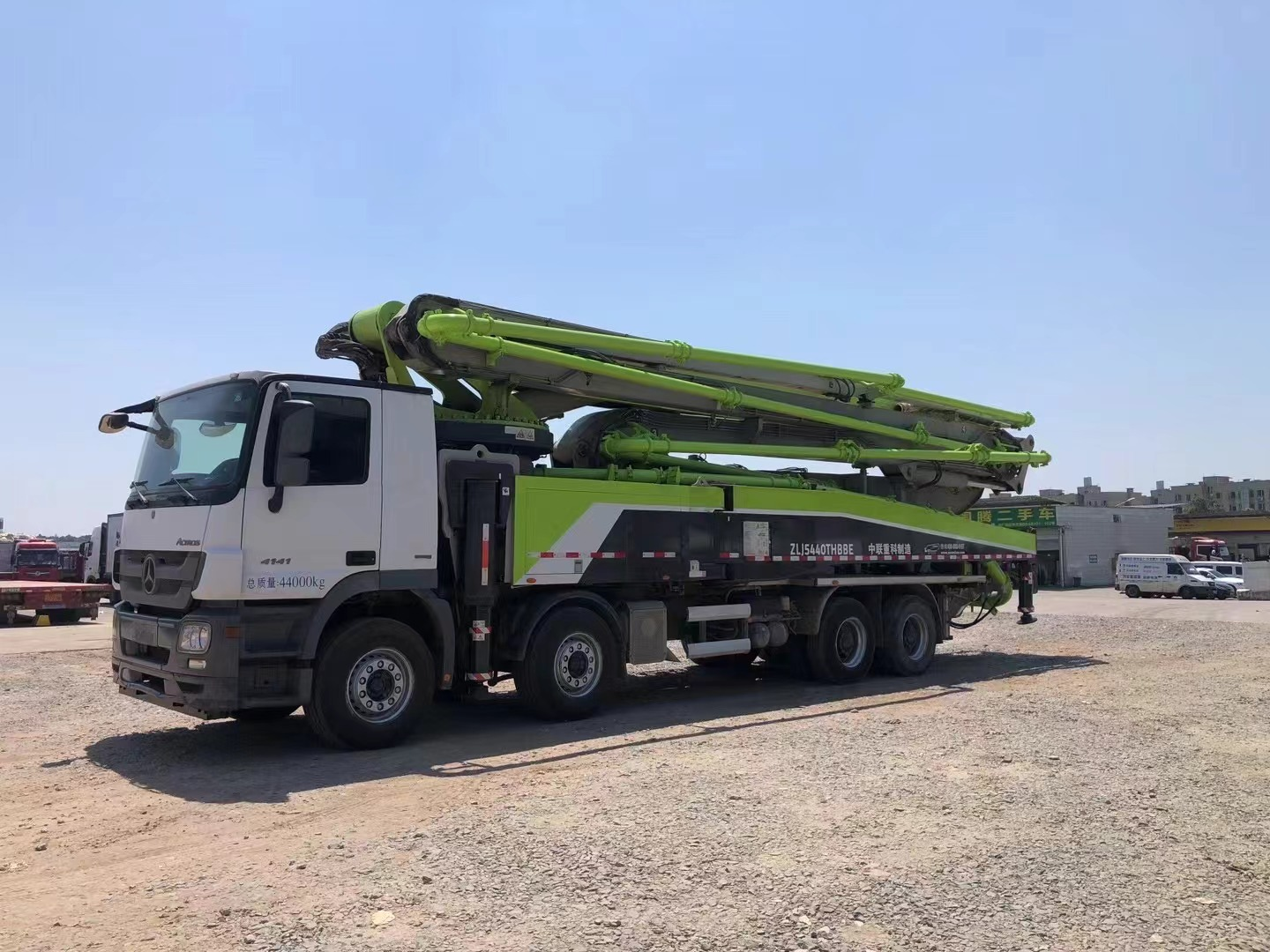 2019 zoomlion boom pump 56m voiture de pompe à béton montée sur camion sur châssis benz