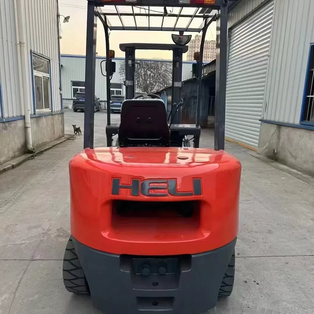 mini chariot élévateur diesel d'occasion heli 3ton forklift