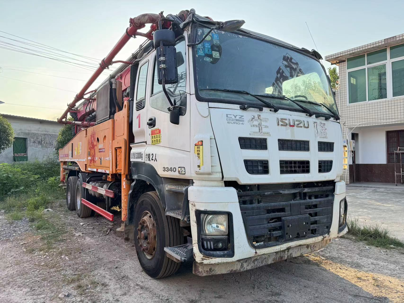 2015 sany boom pump 47m pompe à béton montée sur camion sur châssis isuzu