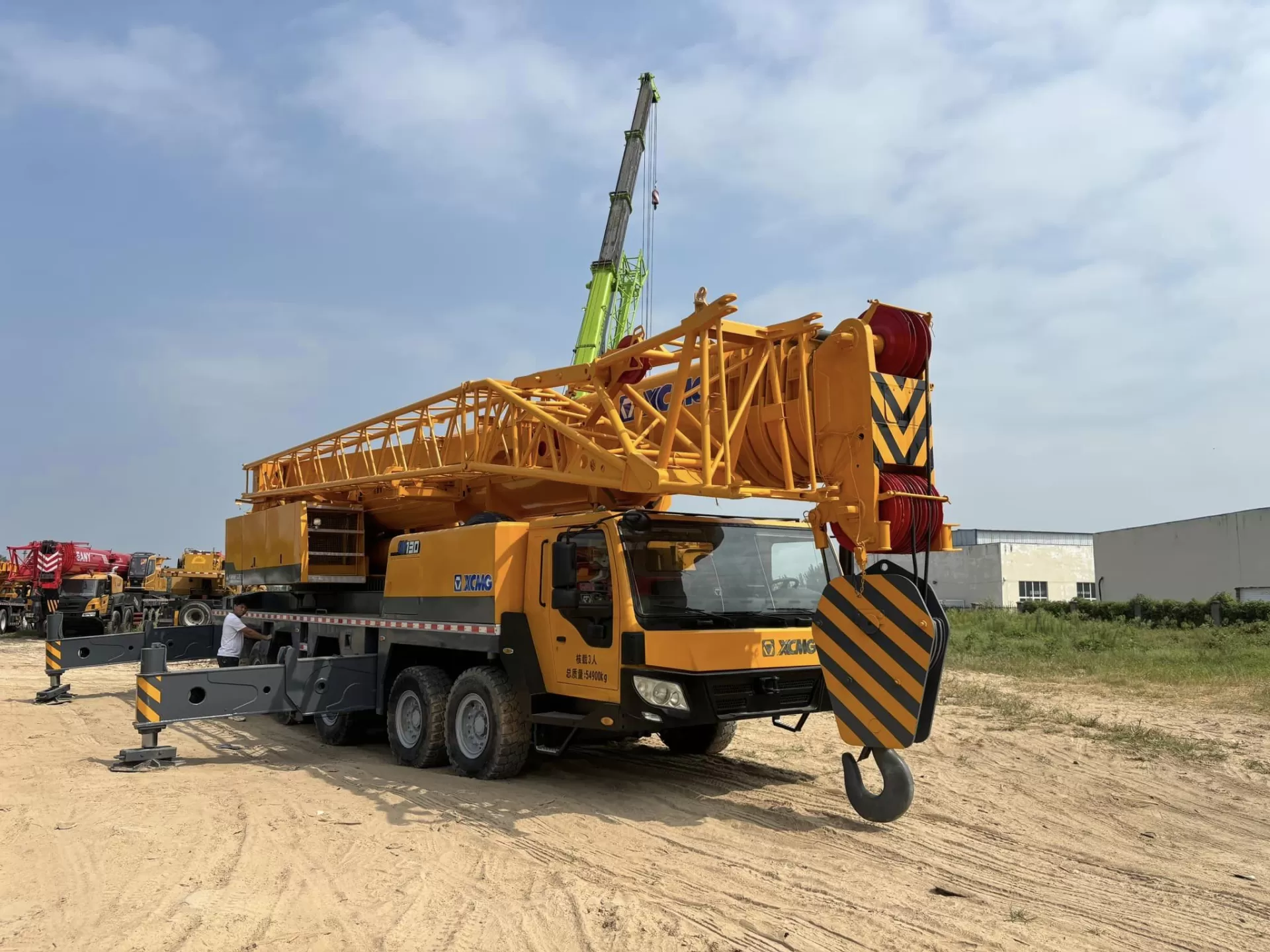 2012 remis à neuf xcmg 130t camion grue machine de levage grue à roues