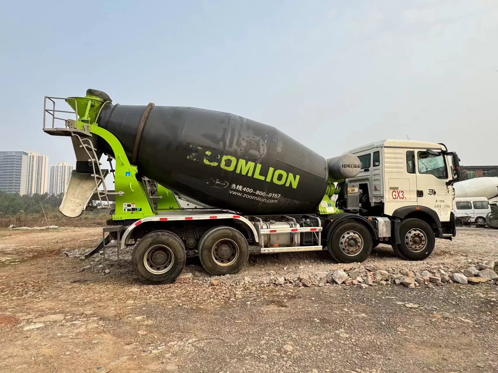 2021 zoomlion large 12 cbm camion malaxeur à ciment d'occasion sur châssis howo