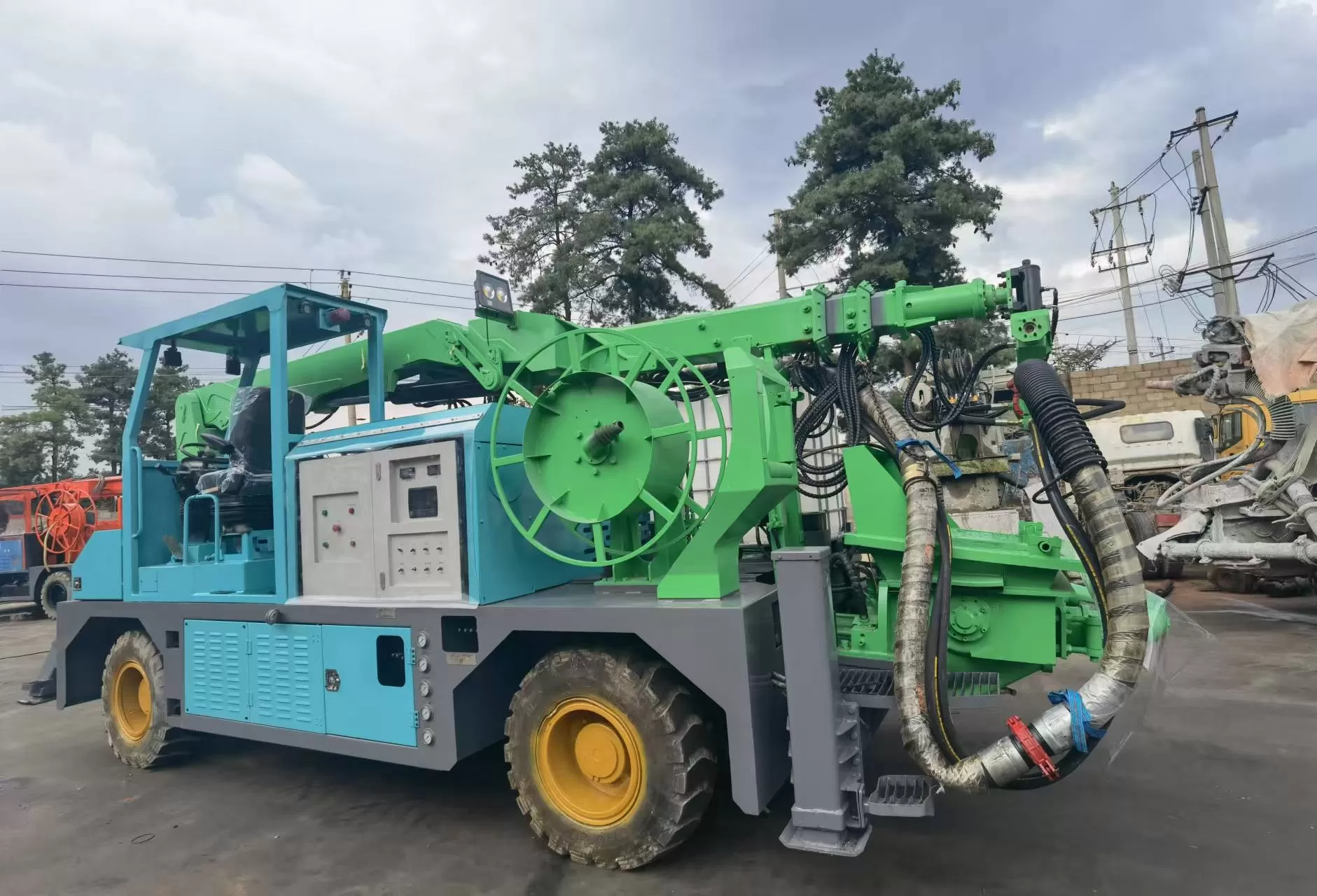 2020 camion de pulvérisation de béton projeté 30m3 manipulateur de béton projeté machine ghp3015d pulvérisateur de béton pour la construction minière