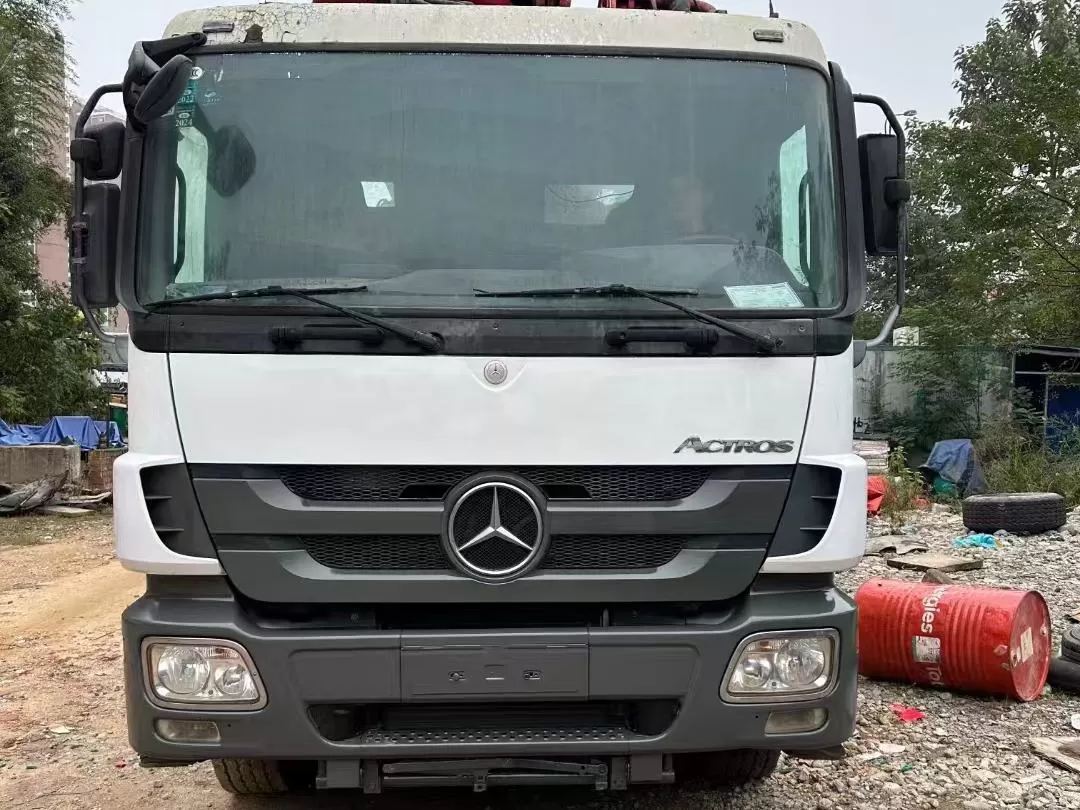 pompe à béton sany 2018 de haute qualité, pompe à béton montée sur camion de 56m, sur châssis benz