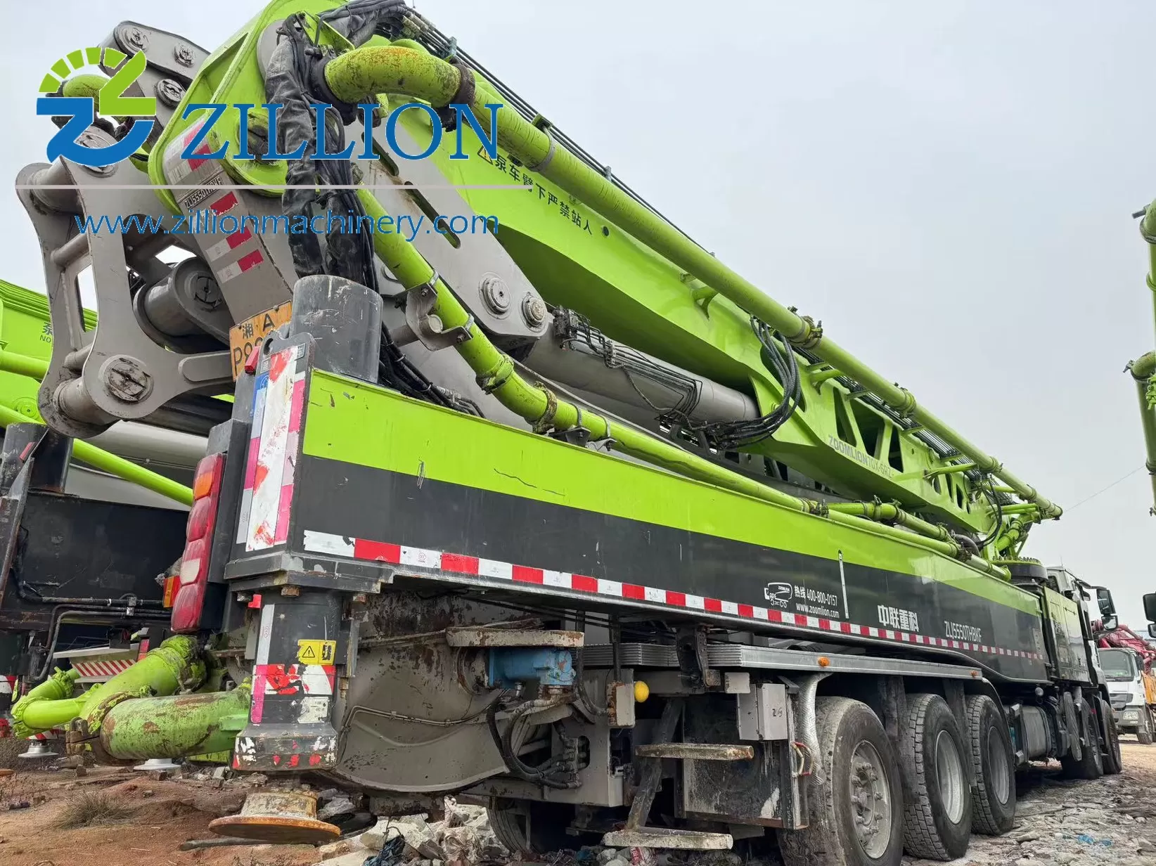 2022 zoomlion voiture-pompe à béton montée sur camion à flèche de 70 m de long sur châssis sitrak