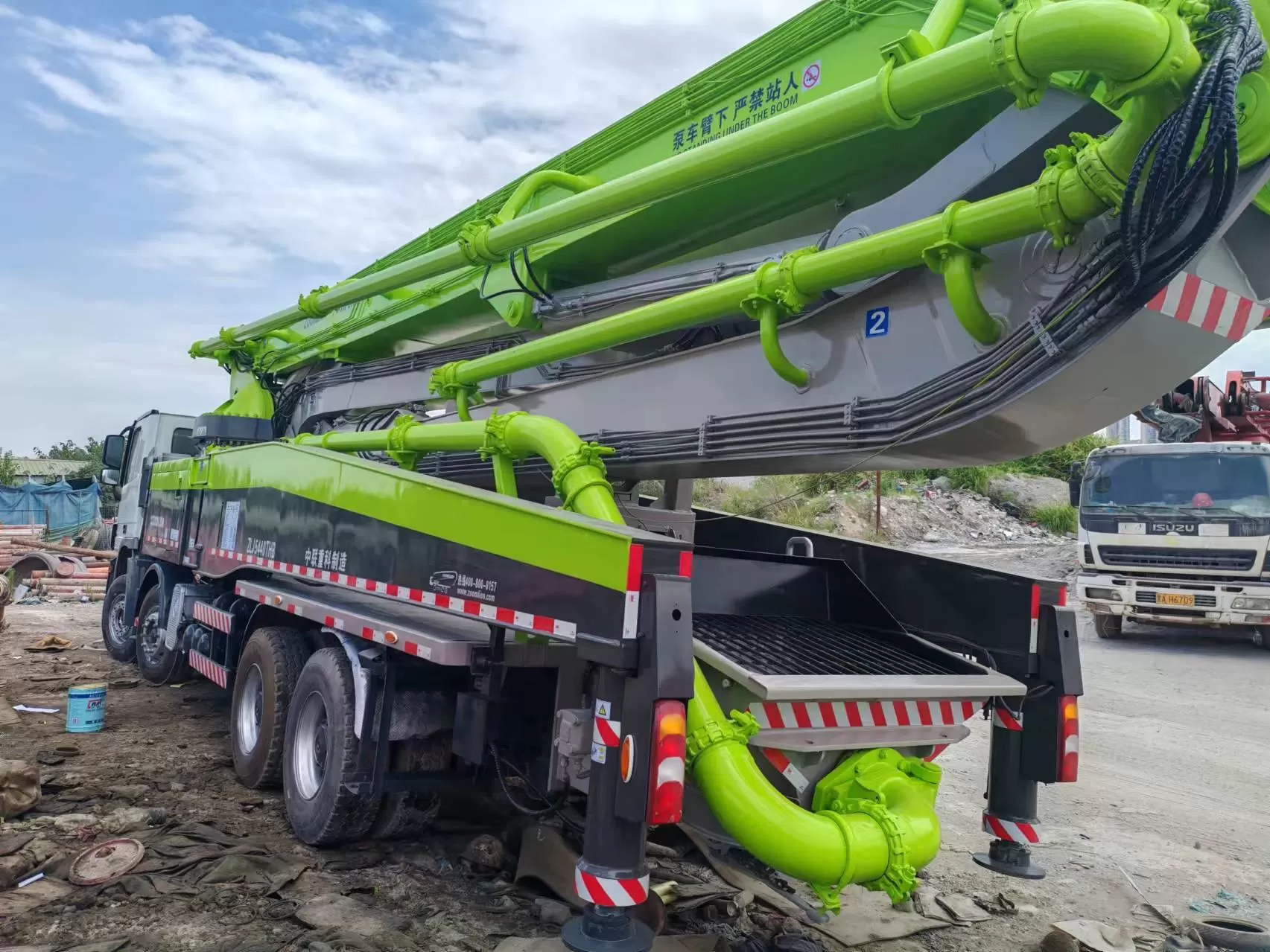 2012 zoomlion 56m boom pump camion-pompe à béton voiture sur châssis benz