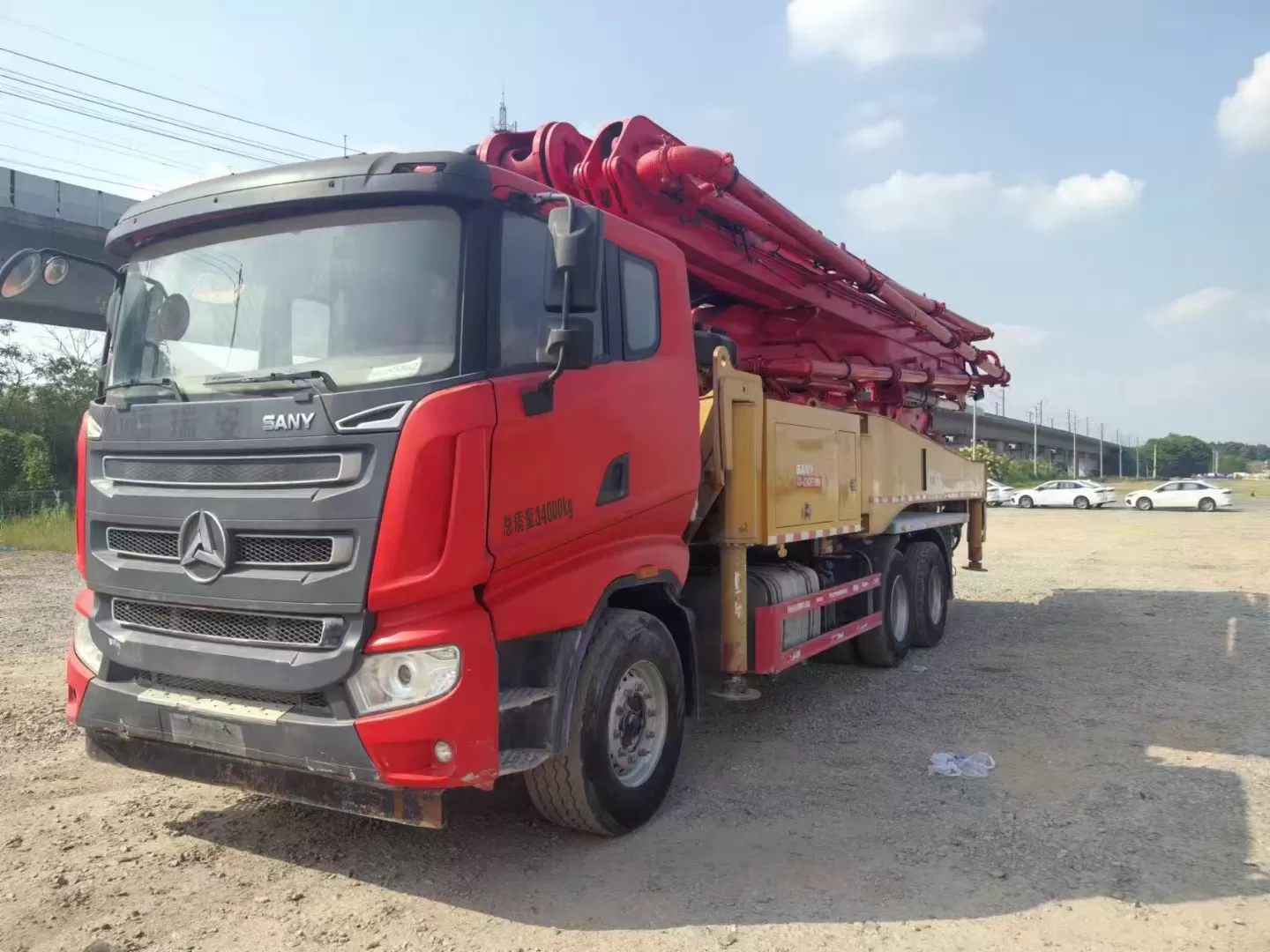 voiture de pompe à béton montée sur camion de pompe à flèche sany 2020 de qualité 49m sur châssis sany